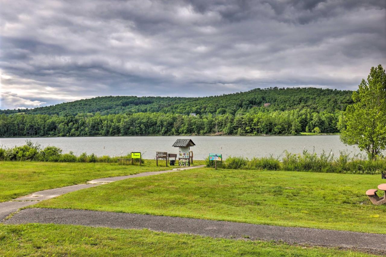 Private Retreat With Deck 1 Mi From Cowanesque Lake Lawrenceville Экстерьер фото